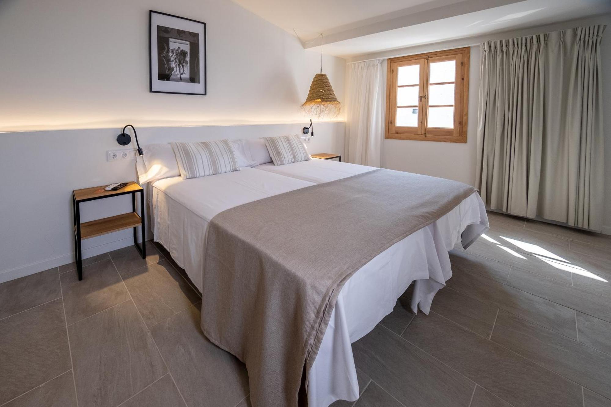 Hotel Tres Tocs à Ciutadella  Extérieur photo